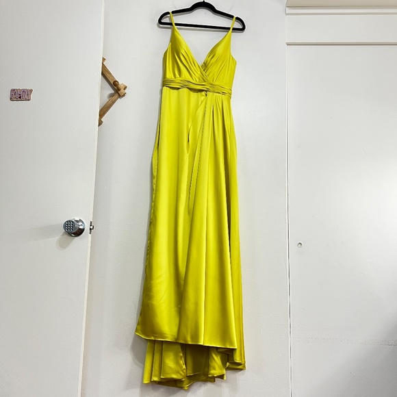 Mac Duggal 12443 V-Neck High Slit Satin Gown Chartruese size 8 - Picture 3 of 11